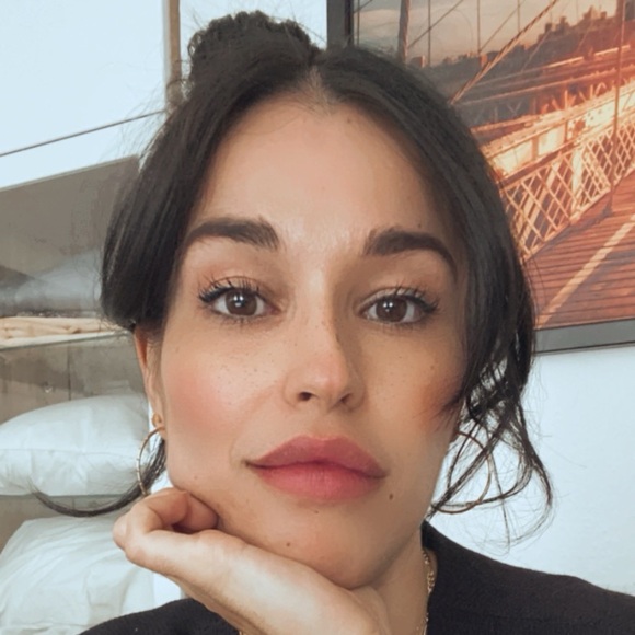 Meet your Posher, Viktoria - Picture 2 of 3